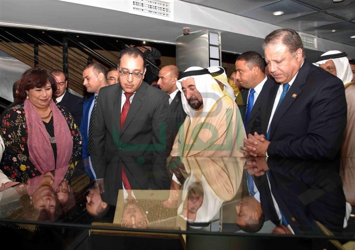 بالصور.. الكتبخانة عادت للحياة : رئيس الوزراء ووزير الثقافة والقاسمى خلال افتتاح مبنى دار الكتب بعد ترميمه بالصور.. الكتبخانة عادت للحياة : رئيس الوزراء ووزير الثقافة والقاسمى خلال افتتاح مبنى دار الكتب بعد ترميمه