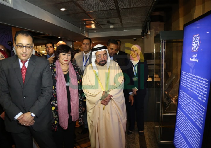 بالصور.. الكتبخانة عادت للحياة : رئيس الوزراء ووزير الثقافة والقاسمى خلال افتتاح مبنى دار الكتب بعد ترميمه بالصور.. الكتبخانة عادت للحياة : رئيس الوزراء ووزير الثقافة والقاسمى خلال افتتاح مبنى دار الكتب بعد ترميمه