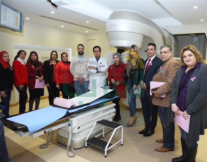 بالصور.. نجوم الإعلام ومسئولو النادي الأهلي في زيارة لـ «بهية» بالصور.. نجوم الإعلام ومسئولو النادي الأهلي في زيارة لـ «بهية»