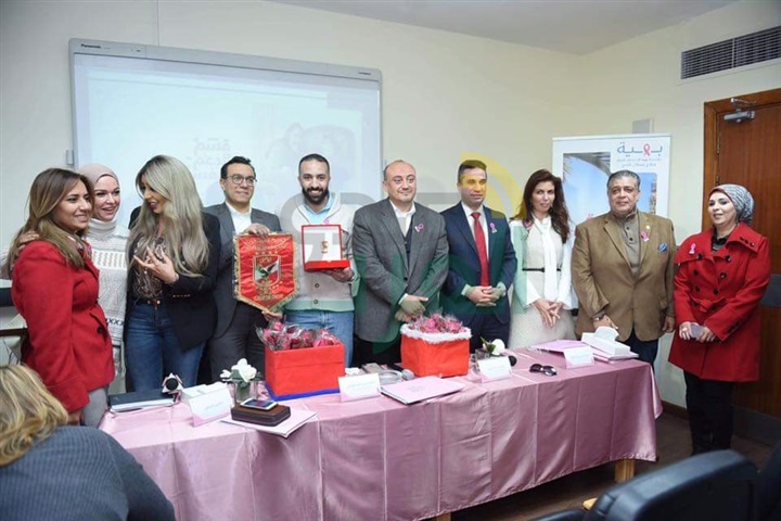 بالصور.. نجوم الإعلام ومسئولو النادي الأهلي في زيارة لـ «بهية» بالصور.. نجوم الإعلام ومسئولو النادي الأهلي في زيارة لـ «بهية»