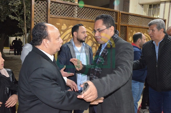 بالصور.. نجوم الفن يشاركان مراسم عزاء والدة الفنان محمود عبد الغفار بالصور.. نجوم الفن يشاركان مراسم عزاء والدة الفنان محمود عبد الغفار