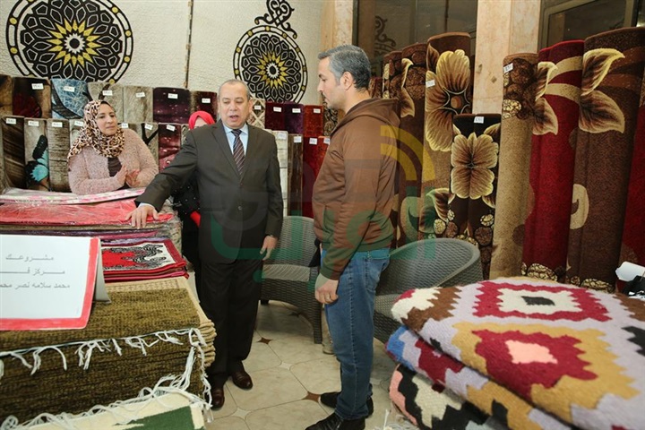 محافظ كفر الشيخ يفتتح معرض منتجات برنامج "مشروعك " 