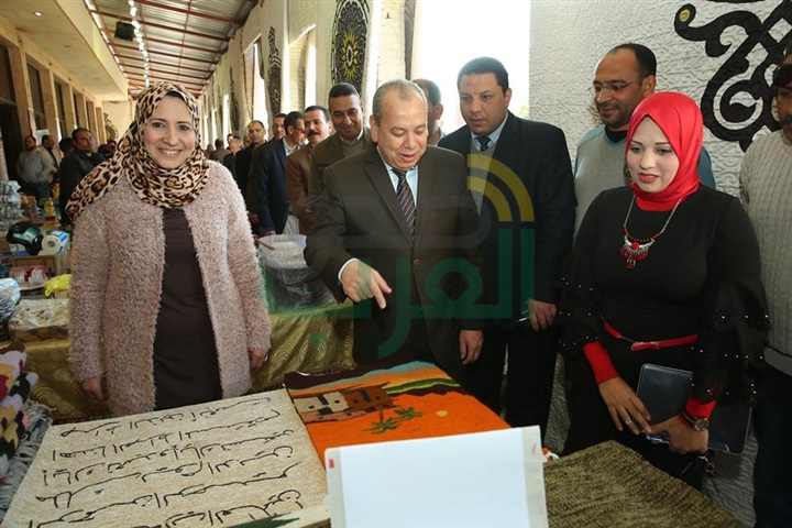 محافظ كفر الشيخ يفتتح معرض منتجات برنامج "مشروعك " 