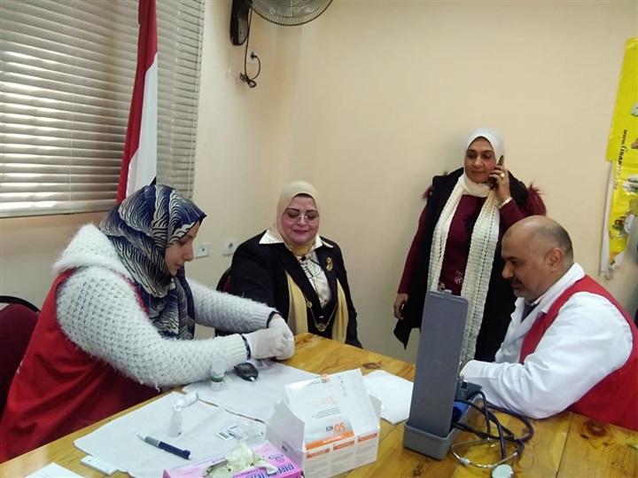 بالصور.. وكيل تعليم كفر الشيخ والقيادات التعليمية يجرون الفحص الطبي في " مليون صحة"