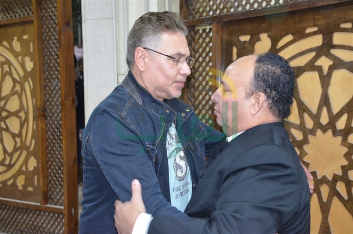 بالصور.. نجوم الفن يشاركان مراسم عزاء والدة الفنان محمود عبد الغفار بالصور.. نجوم الفن يشاركان مراسم عزاء والدة الفنان محمود عبد الغفار