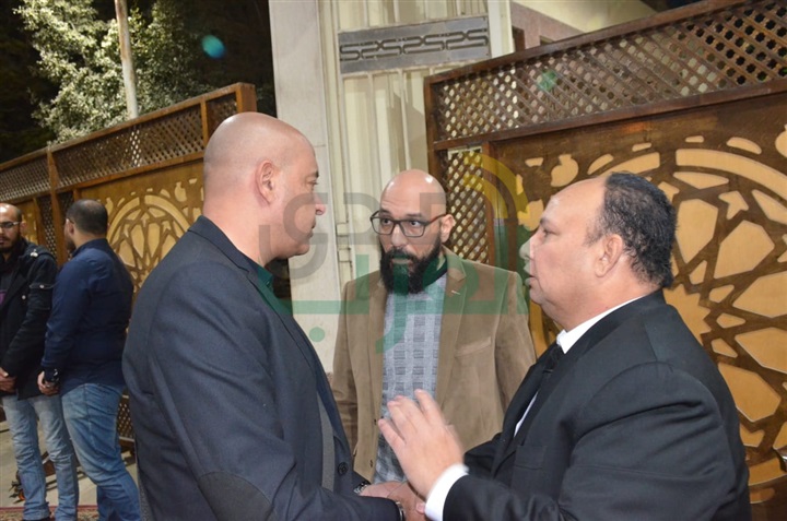 بالصور.. نجوم الفن يشاركان مراسم عزاء والدة الفنان محمود عبد الغفار بالصور.. نجوم الفن يشاركان مراسم عزاء والدة الفنان محمود عبد الغفار