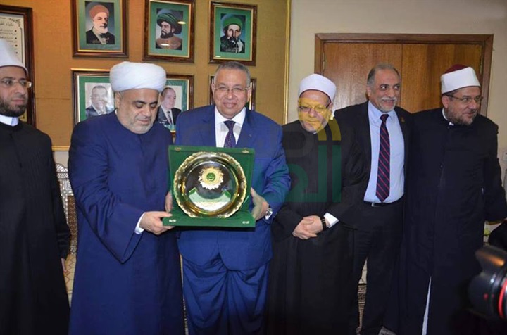نقيب السادة الأشراف يستقبل شيخ الإسلام الأذربيجاني بنقابة الأشراف