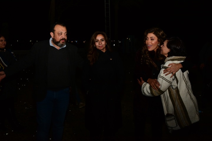 بالصور.. أبطال مسلسل كارمن يحتفلون بأخر يوم تصوير بالصور.. أبطال مسلسل كارمن يحتفلون بأخر يوم تصوير