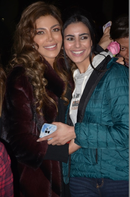 بالصور.. أبطال مسلسل كارمن يحتفلون بأخر يوم تصوير بالصور.. أبطال مسلسل كارمن يحتفلون بأخر يوم تصوير