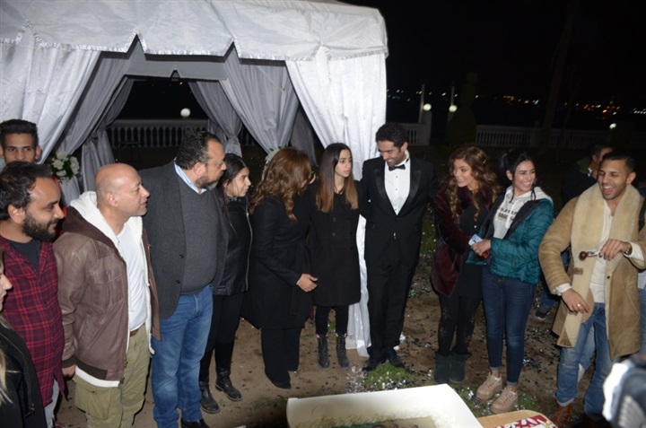 بالصور.. أبطال مسلسل كارمن يحتفلون بأخر يوم تصوير بالصور.. أبطال مسلسل كارمن يحتفلون بأخر يوم تصوير