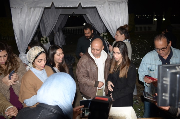 بالصور.. أبطال مسلسل كارمن يحتفلون بأخر يوم تصوير بالصور.. أبطال مسلسل كارمن يحتفلون بأخر يوم تصوير