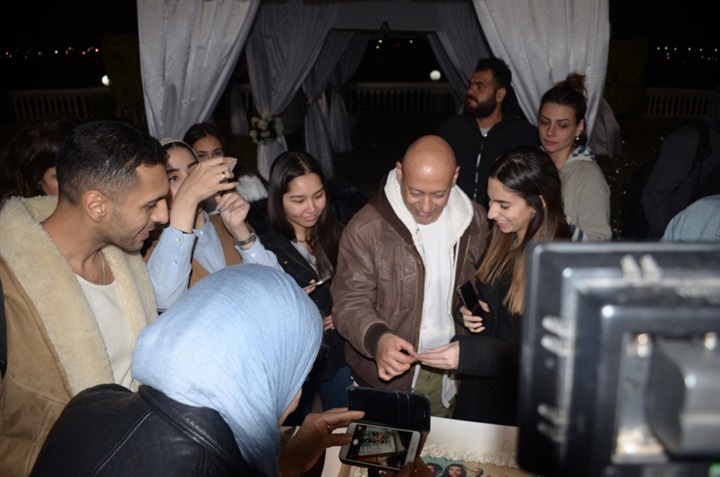 بالصور.. أبطال مسلسل كارمن يحتفلون بأخر يوم تصوير بالصور.. أبطال مسلسل كارمن يحتفلون بأخر يوم تصوير