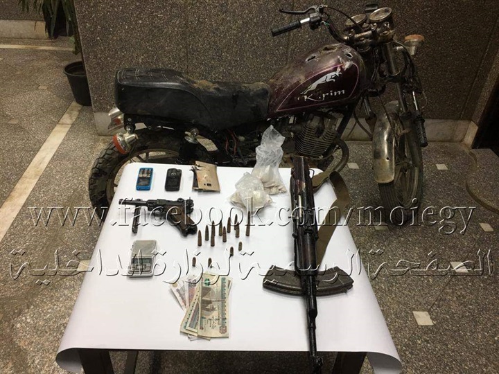 مصرع تجار مخدرات في  تبادل لإطلاق النيران مع الشرطة وضبط آخر بمنطقة السحر والجمال 