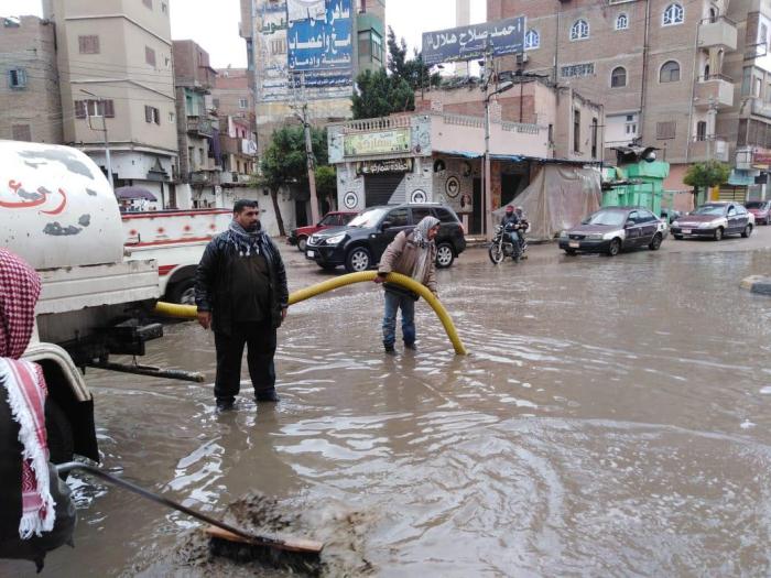تكثيف أعمال سحب مياه الأمطار وإزالة أثاره من الشوارع والميادين بالشرقية 