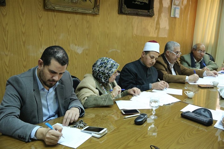 بالصور.. محافظ كفر الشيخ يتابع أعمال لجنة اختيار الأم المثالية 