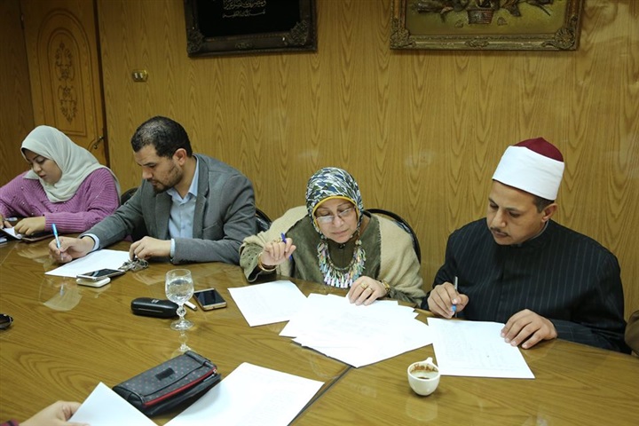 بالصور.. محافظ كفر الشيخ يتابع أعمال لجنة اختيار الأم المثالية 