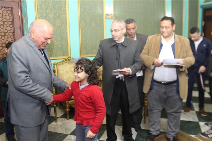 نقيب المعلمين يكرم أبطال نادى المعلمين للجبت كوني دو