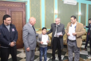 نقيب المعلمين يكرم أبطال نادى المعلمين للجبت كوني دو