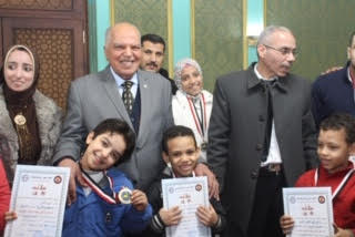 نقيب المعلمين يكرم أبطال نادى المعلمين للجبت كوني دو