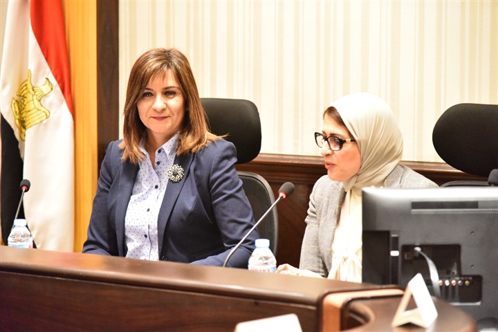 وزيرتا الصحة والهجرة يبحثان سبل الإستفادة من خبرات الأطباء المصريين بالخارج لخدمة المريض المصري