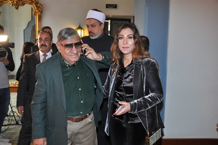 وزراء وفنانيين فى مؤتمر حملة "عنيك فى عنينا" وزراء وفنانيين فى مؤتمر حملة "عنيك فى عنينا"