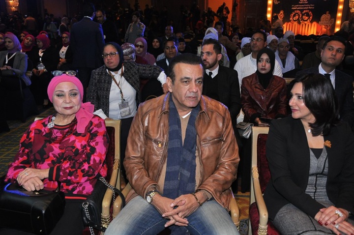 وزراء وفنانيين فى مؤتمر حملة "عنيك فى عنينا" وزراء وفنانيين فى مؤتمر حملة "عنيك فى عنينا"