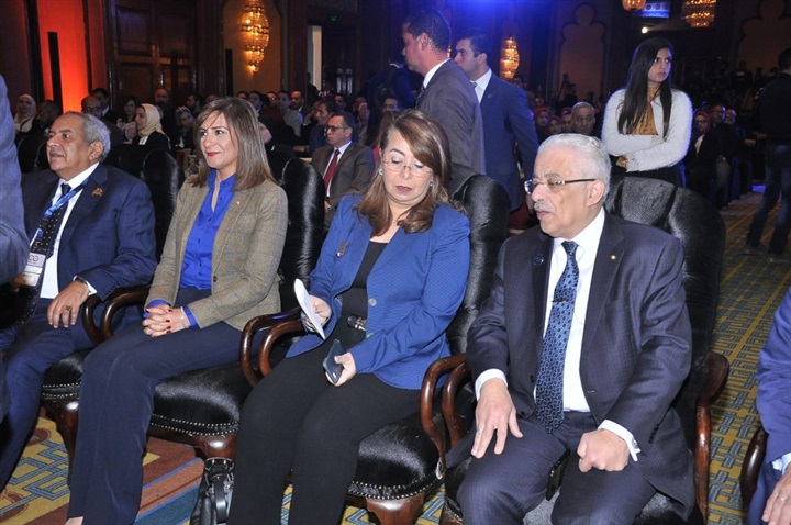وزراء وفنانيين فى مؤتمر حملة "عنيك فى عنينا" وزراء وفنانيين فى مؤتمر حملة "عنيك فى عنينا"
