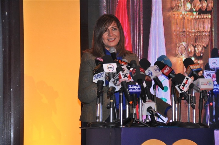 وزراء وفنانيين فى مؤتمر حملة "عنيك فى عنينا" وزراء وفنانيين فى مؤتمر حملة "عنيك فى عنينا"