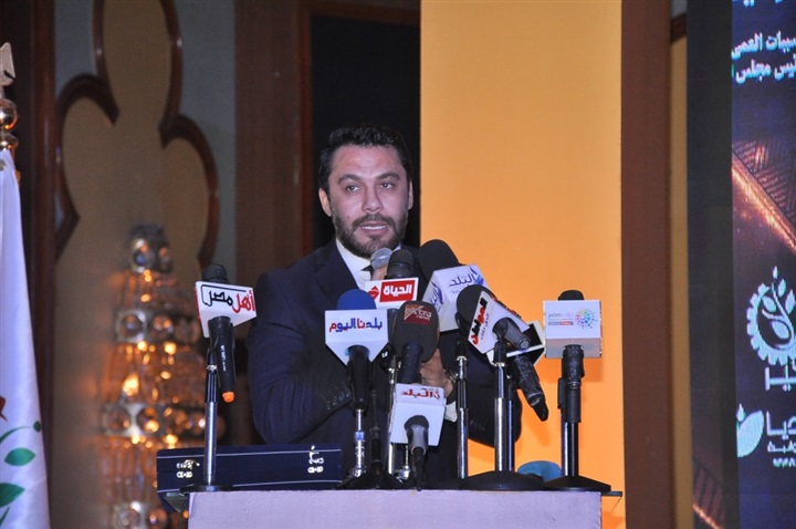 وزراء وفنانيين فى مؤتمر حملة "عنيك فى عنينا" وزراء وفنانيين فى مؤتمر حملة "عنيك فى عنينا"
