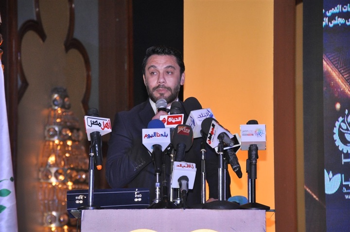 وزراء وفنانيين فى مؤتمر حملة "عنيك فى عنينا" وزراء وفنانيين فى مؤتمر حملة "عنيك فى عنينا"