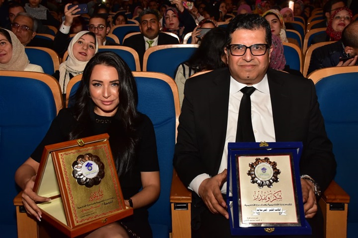 بالصور.. حمادة هلال يشعل حفل خريجي أكاديمية 6 أكتوبر 2019 بحضور نجوم الفن والمشاهير بالصور.. حمادة هلال يشعل حفل خريجي أكاديمية 6 أكتوبر 2019 بحضور نجوم الفن والمشاهير