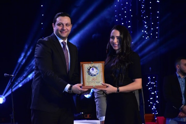 بالصور.. حمادة هلال يشعل حفل خريجي أكاديمية 6 أكتوبر 2019 بحضور نجوم الفن والمشاهير بالصور.. حمادة هلال يشعل حفل خريجي أكاديمية 6 أكتوبر 2019 بحضور نجوم الفن والمشاهير