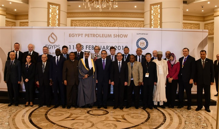 وزير البترول يعرض نتائج مبادرات «إيجبس 2018» وزير البترول يعرض نتائج مبادرات «إيجبس 2018»
