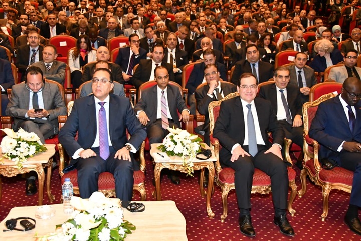 وزير البترول يعرض نتائج مبادرات «إيجبس 2018» وزير البترول يعرض نتائج مبادرات «إيجبس 2018»