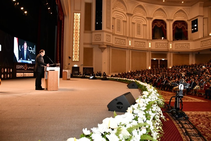 وزير البترول يعرض نتائج مبادرات «إيجبس 2018» وزير البترول يعرض نتائج مبادرات «إيجبس 2018»