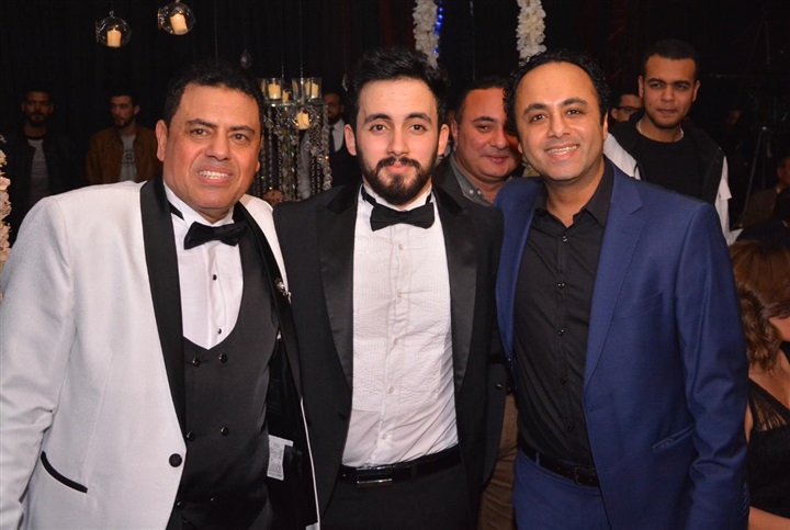 بالصور.. حماقي يشعل زفاف نجل المخرج طارق العتر بـ"كل يوم من ده" و"ياستار" و"راضيني" بحضور المشاهير بالصور.. حماقي يشعل زفاف نجل المخرج طارق العتر بـ"كل يوم من ده" و"ياستار" و"راضيني" بحضور المشاهير