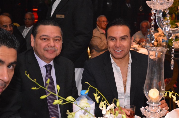 بالصور.. حماقي يشعل زفاف نجل المخرج طارق العتر بـ"كل يوم من ده" و"ياستار" و"راضيني" بحضور المشاهير بالصور.. حماقي يشعل زفاف نجل المخرج طارق العتر بـ"كل يوم من ده" و"ياستار" و"راضيني" بحضور المشاهير