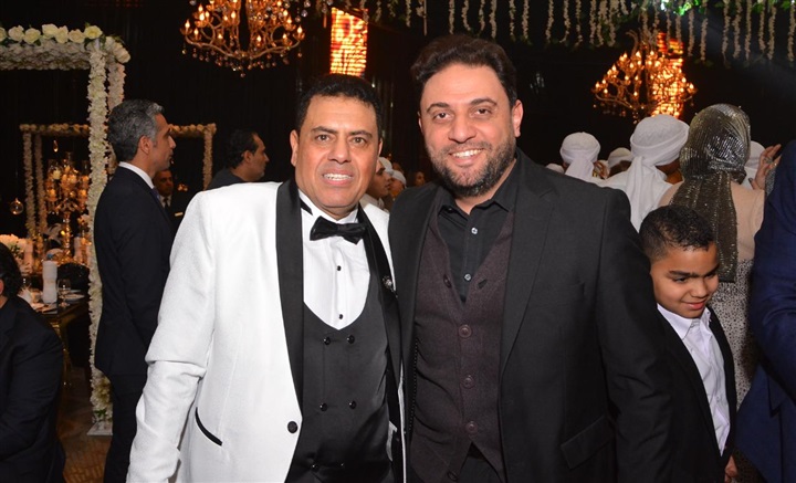 بالصور.. حماقي يشعل زفاف نجل المخرج طارق العتر بـ"كل يوم من ده" و"ياستار" و"راضيني" بحضور المشاهير بالصور.. حماقي يشعل زفاف نجل المخرج طارق العتر بـ"كل يوم من ده" و"ياستار" و"راضيني" بحضور المشاهير