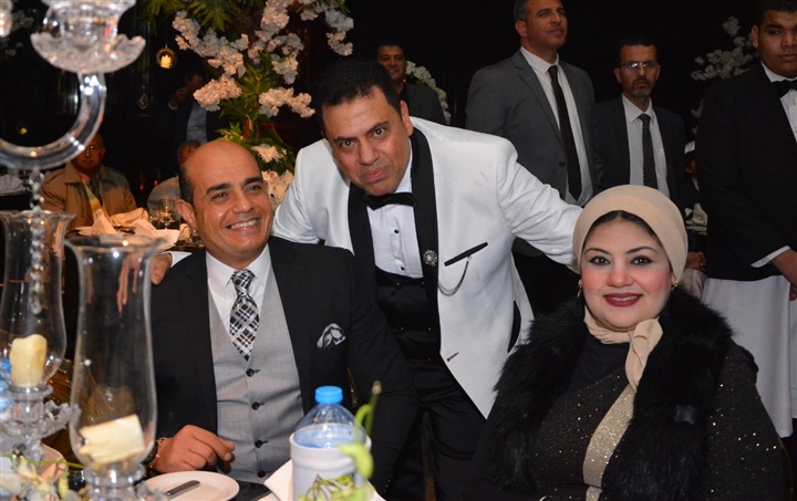 بالصور.. حماقي يشعل زفاف نجل المخرج طارق العتر بـ"كل يوم من ده" و"ياستار" و"راضيني" بحضور المشاهير بالصور.. حماقي يشعل زفاف نجل المخرج طارق العتر بـ"كل يوم من ده" و"ياستار" و"راضيني" بحضور المشاهير