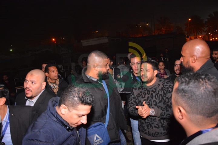 بالصور.. حماقي يفتتح حفله بنادي الشمس بـ "كل يوم من ده" بالصور.. حماقي يفتتح حفله بنادي الشمس بـ "كل يوم من ده"