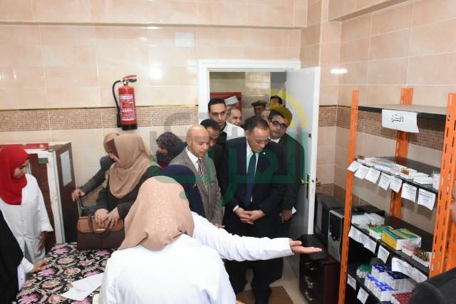 محافظ الشرقية ورئيس قطاع الطب العلاجي يفتتحان مركز طب الأسرة بالعزيزية بمنيا القمح