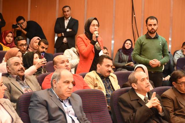 محافظ الشرقية خلال لقائه بالشباب: أنتم طاقة فاعلة لإحداث التنمية والبناء والنهوض بمصرنا الغالية محافظ الشرقية خلال لقائه بالشباب: أنتم طاقة فاعلة لإحداث التنمية والبناء والنهوض بمصرنا الغالية