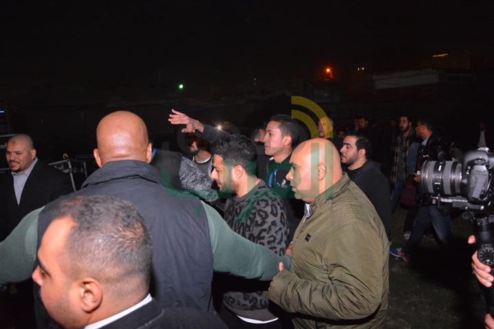 بالصور.. حماقي يفتتح حفله بنادي الشمس بـ "كل يوم من ده" بالصور.. حماقي يفتتح حفله بنادي الشمس بـ "كل يوم من ده"