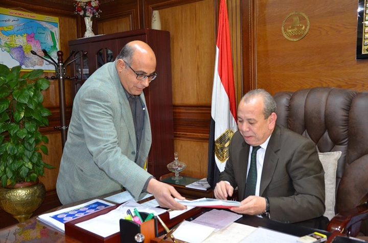 محافظ كفر الشيخ يشكل لجنة لتوحيد رسوم ومستندات الخدمات محافظ كفر الشيخ يشكل لجنة لتوحيد رسوم ومستندات الخدمات