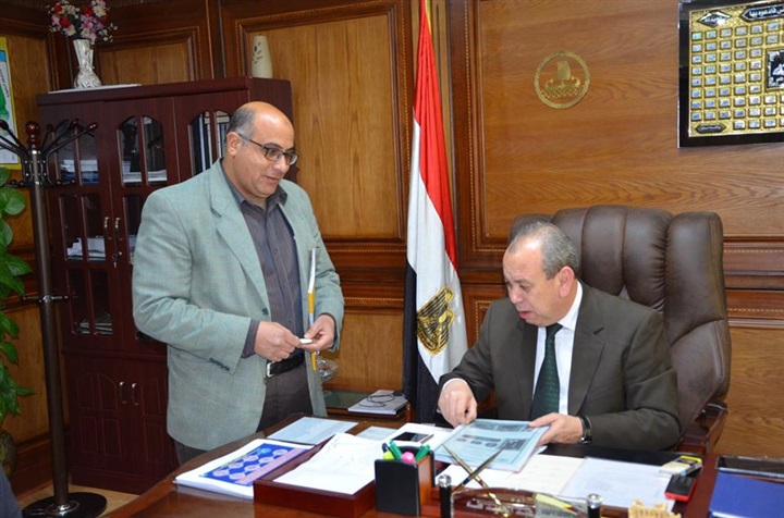 محافظ كفر الشيخ يشكل لجنة لتوحيد رسوم ومستندات الخدمات محافظ كفر الشيخ يشكل لجنة لتوحيد رسوم ومستندات الخدمات