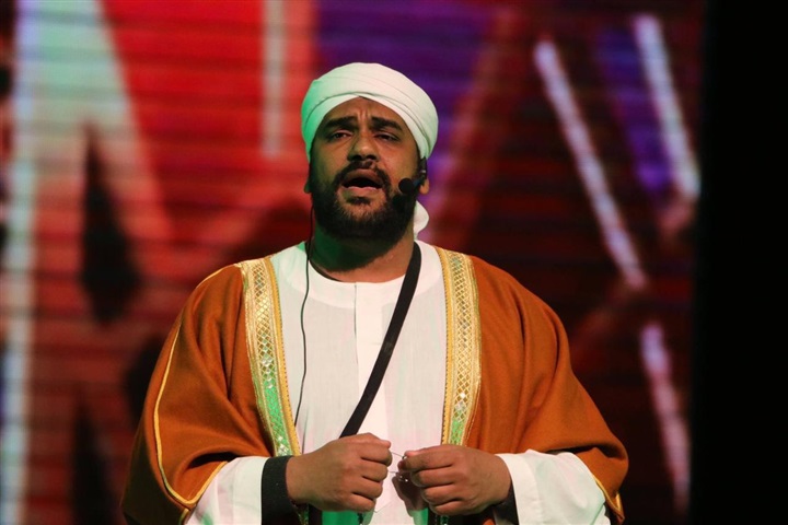 بالصور.. النقشبندي علي مسرح البالون برائعة سيرة حب بالصور.. النقشبندي علي مسرح البالون برائعة سيرة حب
