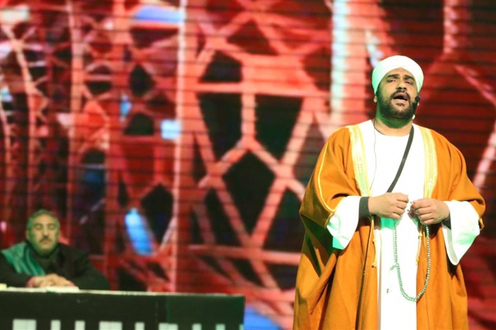 بالصور.. النقشبندي علي مسرح البالون برائعة سيرة حب بالصور.. النقشبندي علي مسرح البالون برائعة سيرة حب