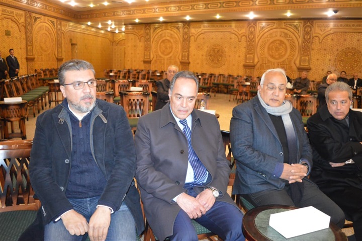 بالصور.. كبار رجال الدولة والوزراء ومشاهير الفن والأعلام في عزاء زوجة وزير الإسكان الأسبق بالصور.. كبار رجال الدولة والوزراء ومشاهير الفن والأعلام في عزاء زوجة وزير الإسكان الأسبق
