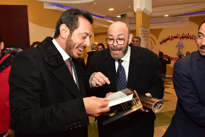 بالصور.. تكريم أعضاء لجنة تحكيم مهرجان المركز الكاثوليكي بحفل ختامه بالصور.. تكريم أعضاء لجنة تحكيم مهرجان المركز الكاثوليكي بحفل ختامه
