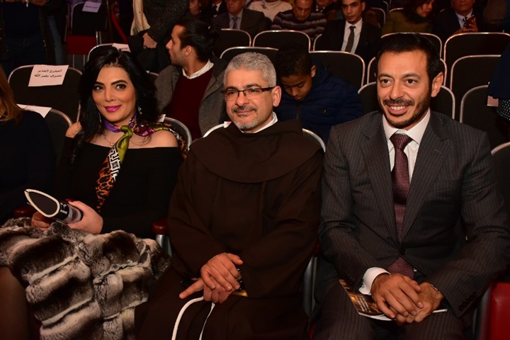 بالصور.. تكريم أعضاء لجنة تحكيم مهرجان المركز الكاثوليكي بحفل ختامه بالصور.. تكريم أعضاء لجنة تحكيم مهرجان المركز الكاثوليكي بحفل ختامه